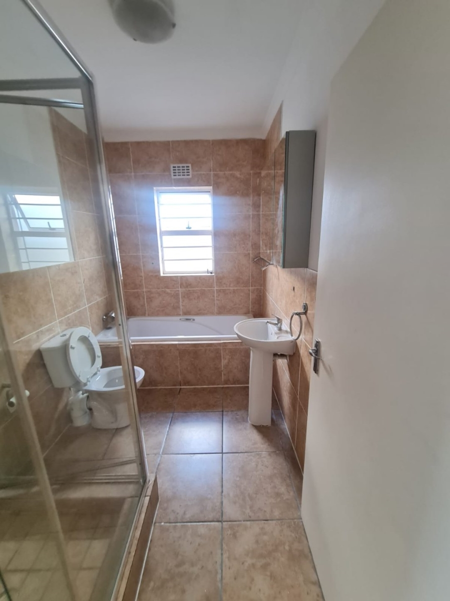 3 Bedroom Property for Sale in Silversands Western Cape